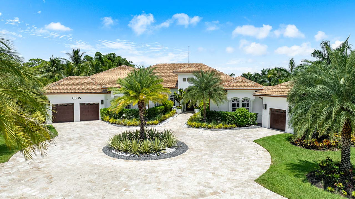 VonErick Capital strategic investments. For Sale - Ready to move in Luxury Real Estate Property in South Florida 6635-E-Calument-Cir-Wellington-FL 